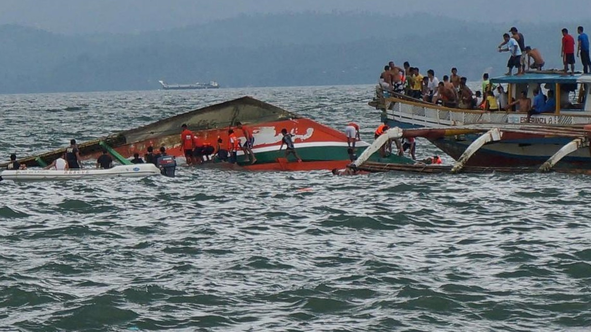 नाइजेरियामा डुंगा पल्टिँदा १४ जनाको मृत्यु, ६ बेपत्ता